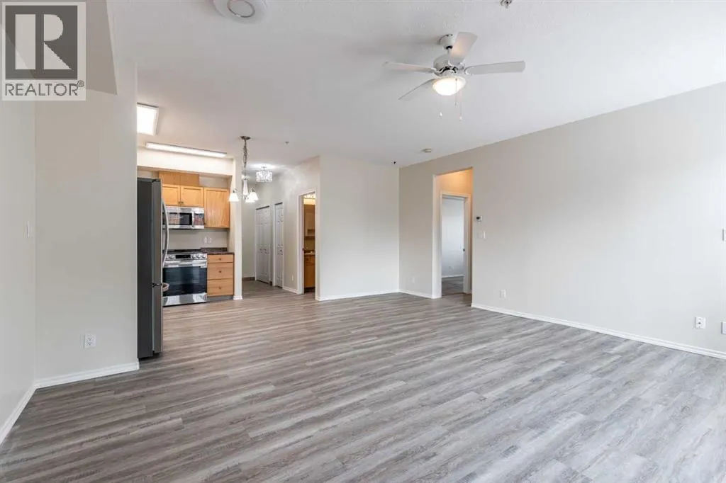102, 105 Main Street S
