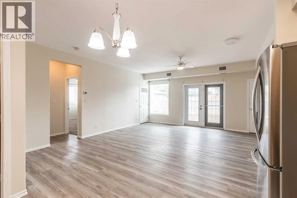 102, 105 Main Street S