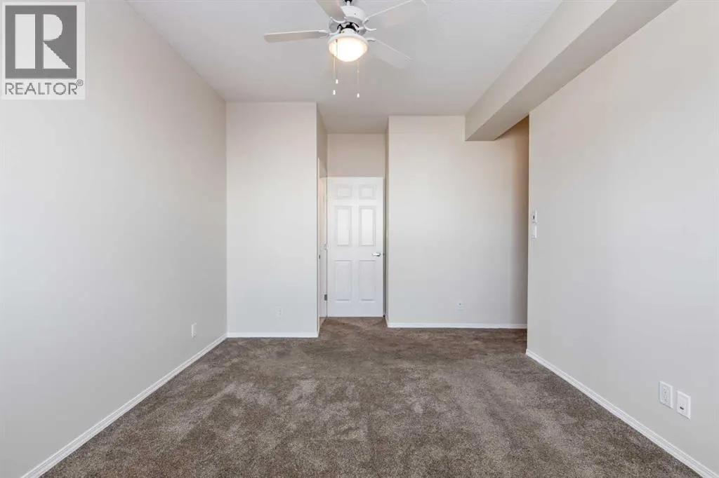 102, 105 Main Street S