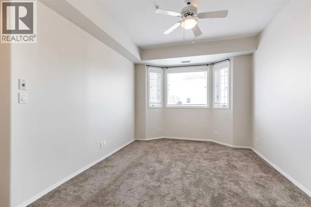 102, 105 Main Street S