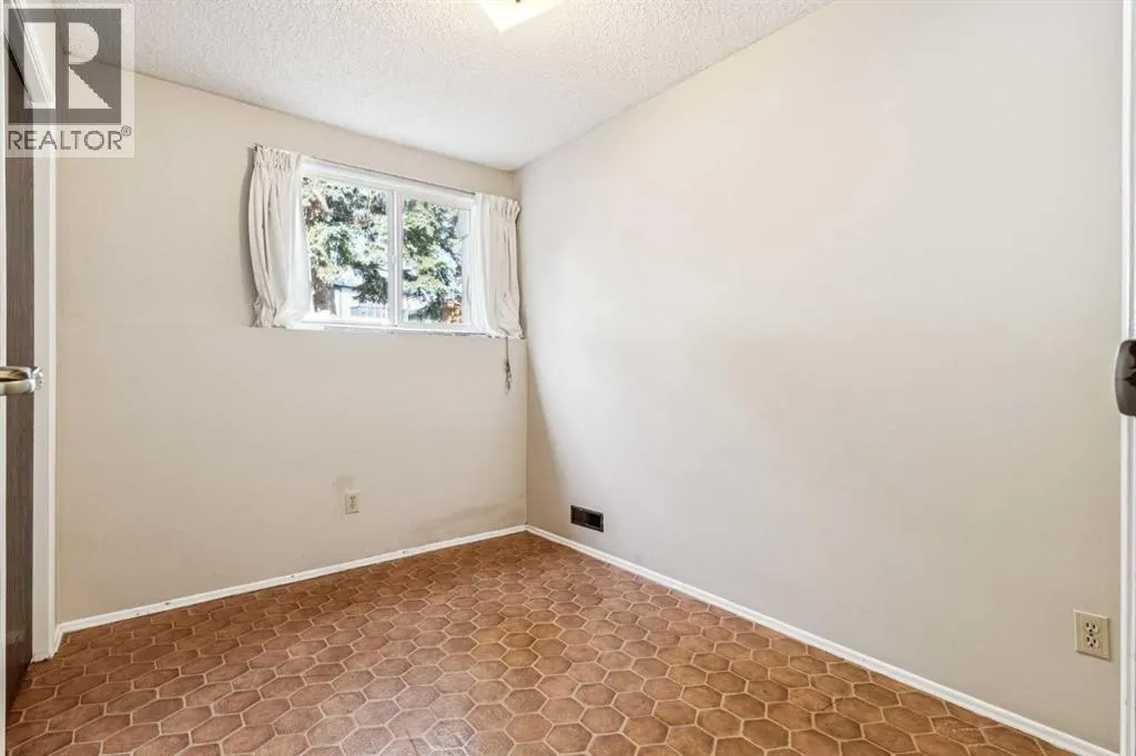 101 Sabrina Way SW