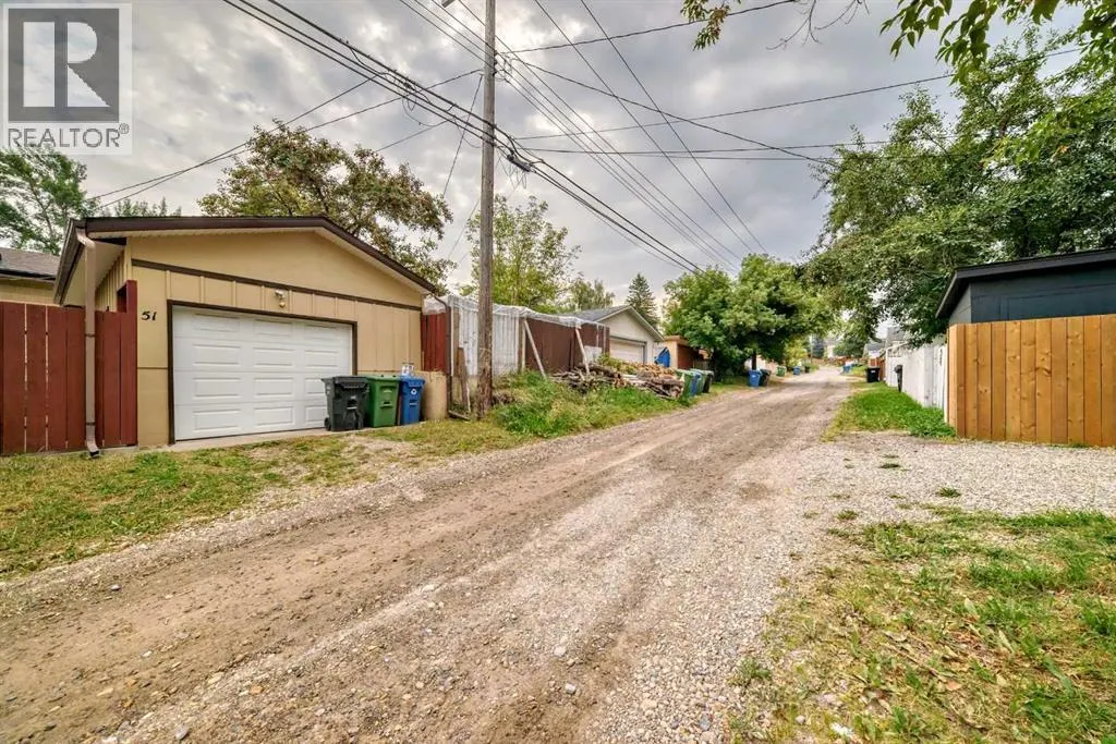 51 Ferncliff Crescent SE