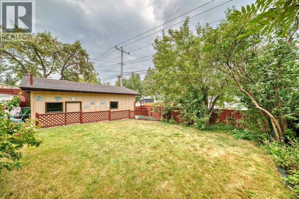 51 Ferncliff Crescent SE