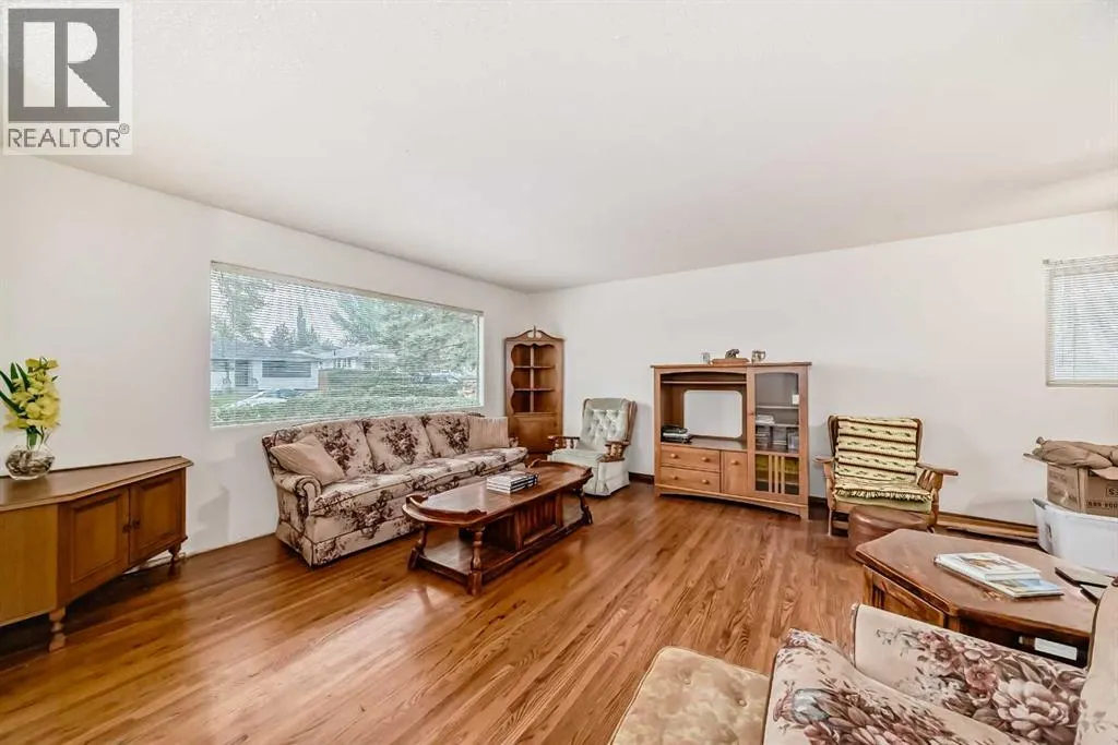 51 Ferncliff Crescent SE