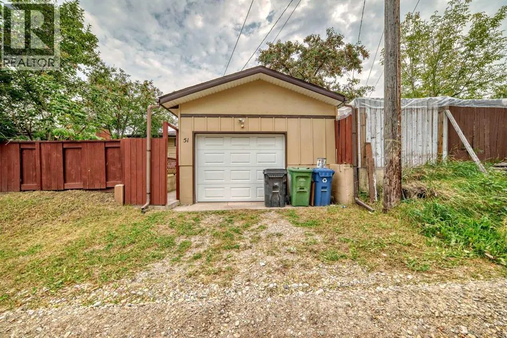 51 Ferncliff Crescent SE