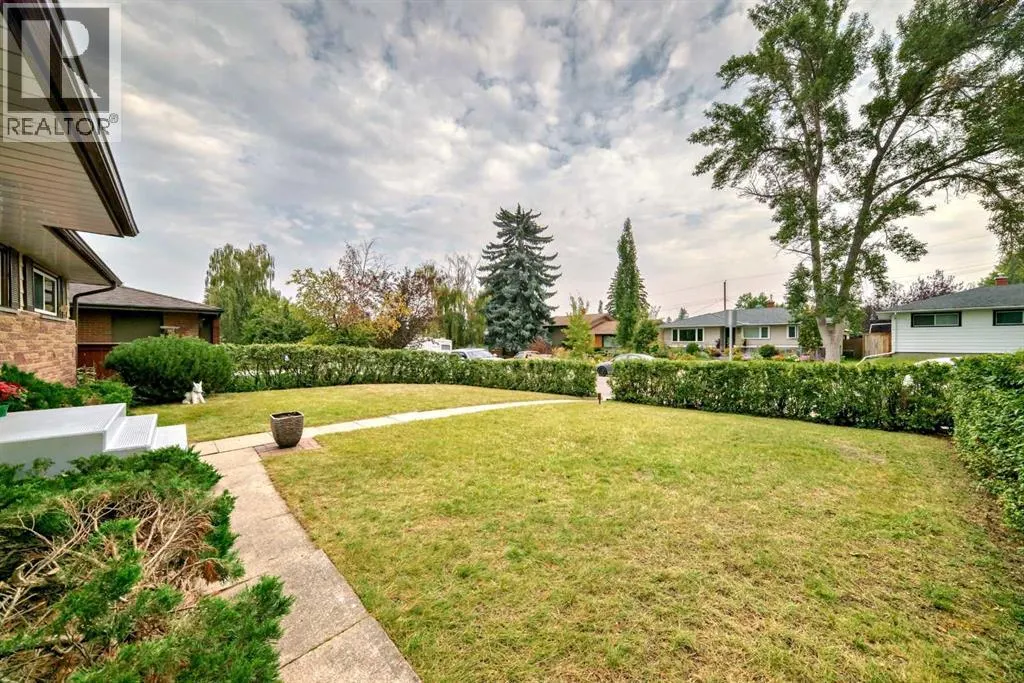 51 Ferncliff Crescent SE