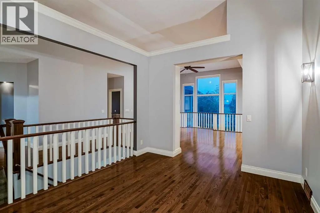 231 Railway Close SE