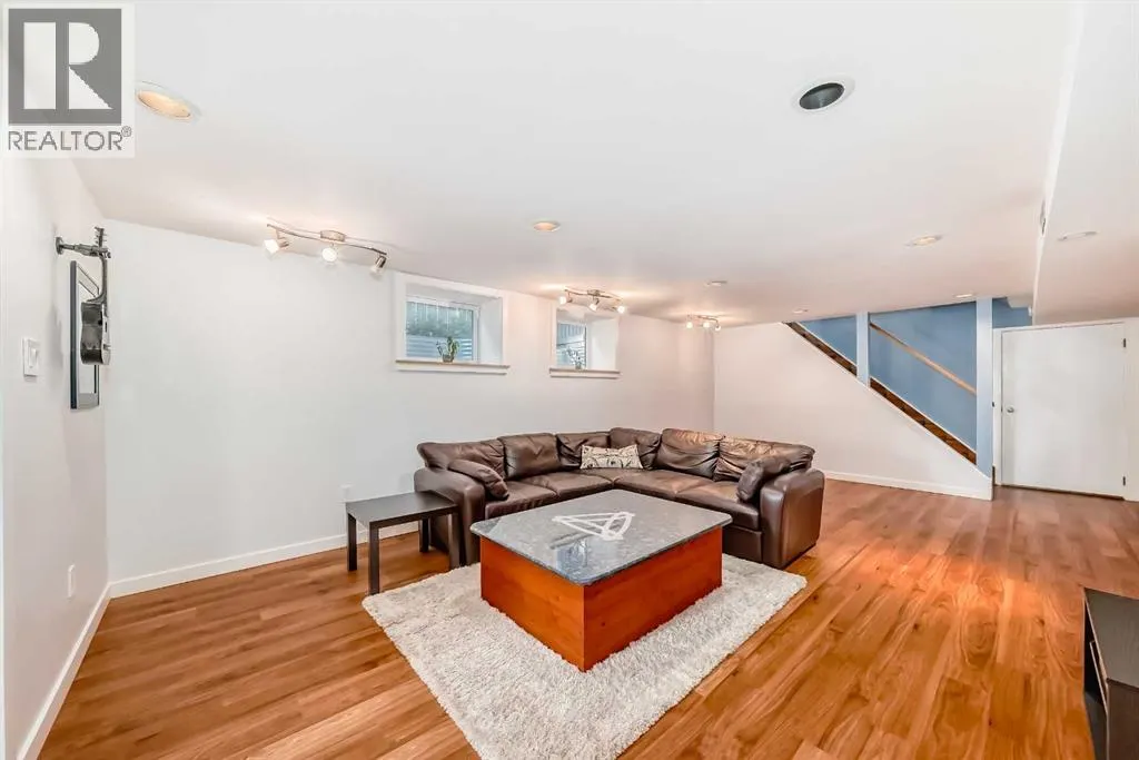 51 Holden Road SW