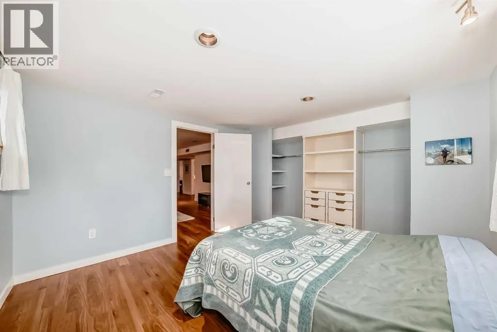 51 Holden Road SW