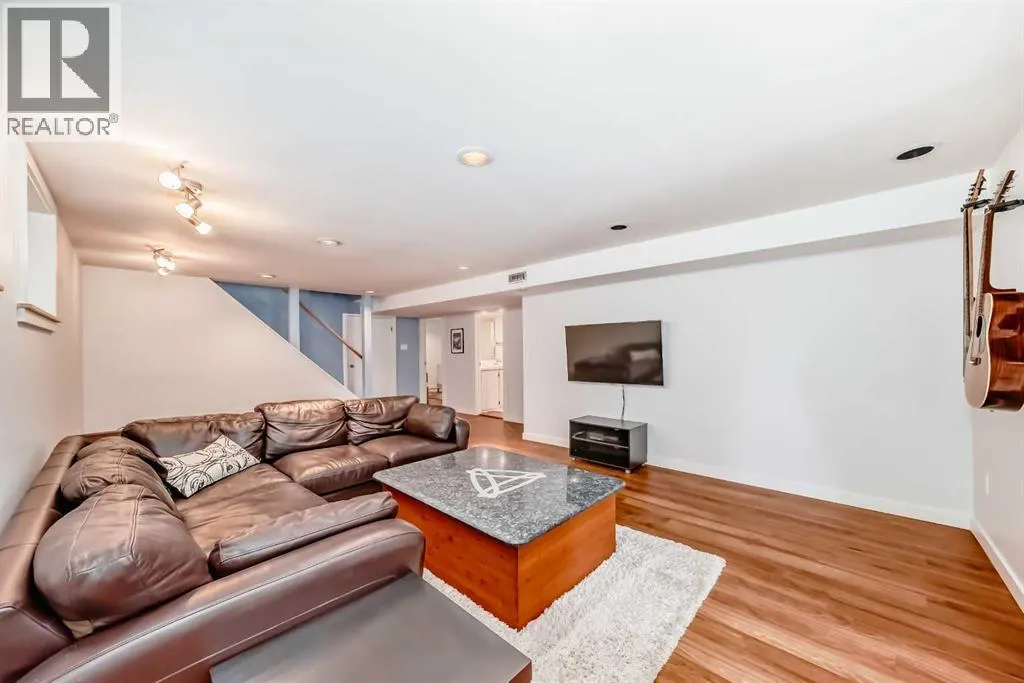 51 Holden Road SW