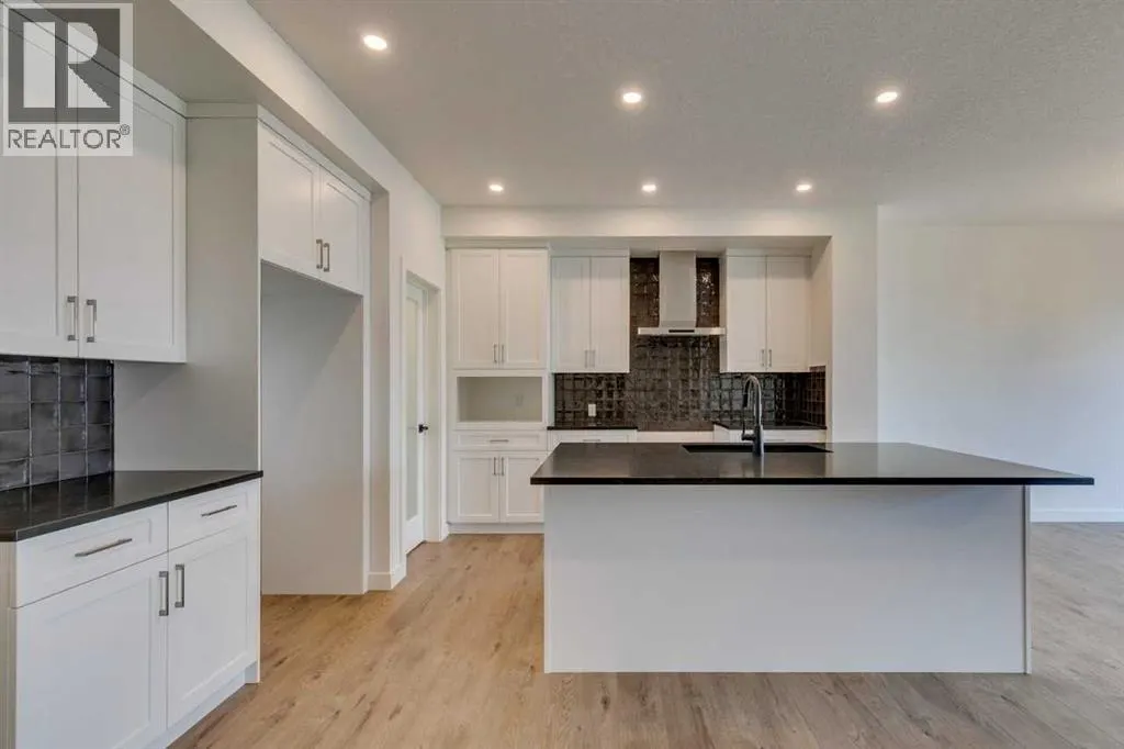 104 Amblefield Grove NW