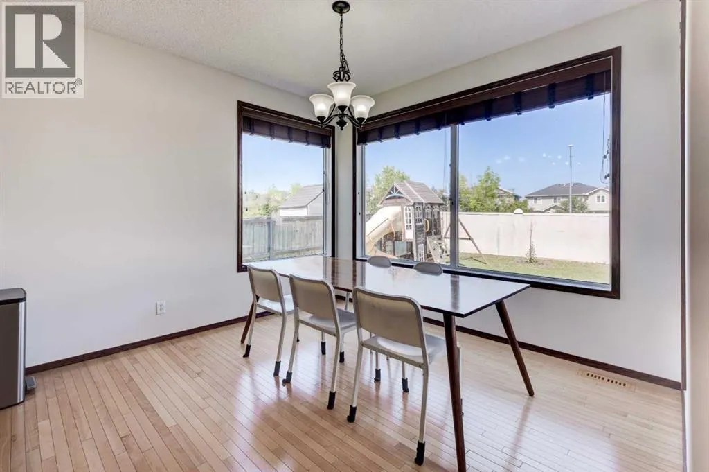 147 New Brighton Close SE