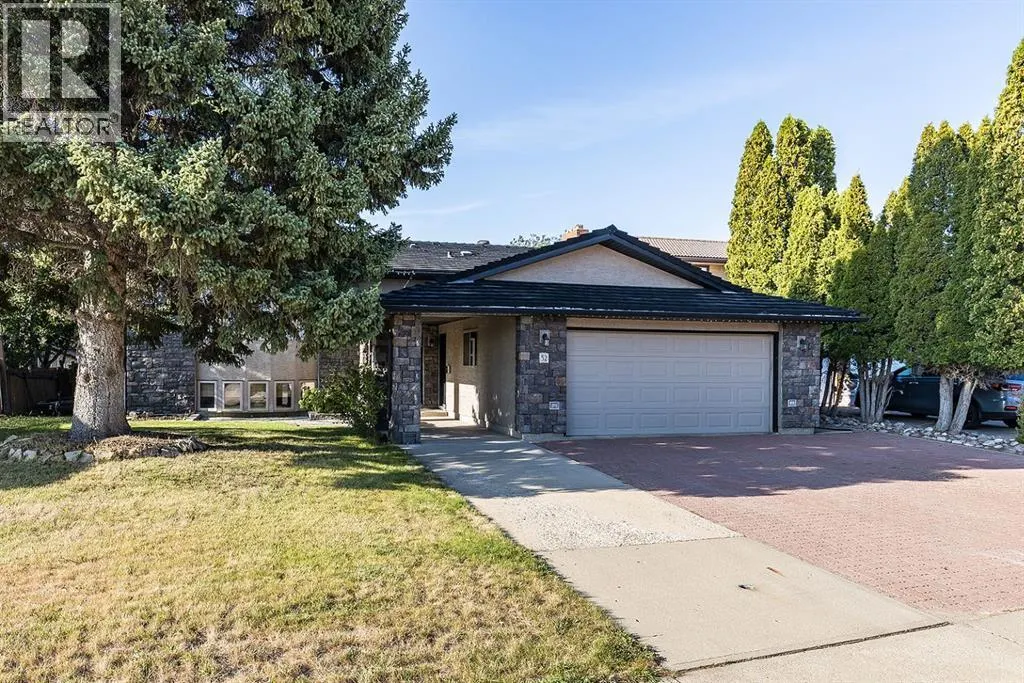 52 Ross Heights Court SE
