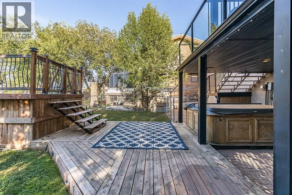 52 Ross Heights Court SE