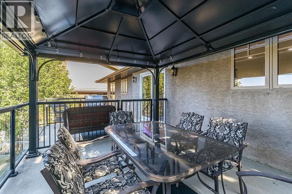 52 Ross Heights Court SE