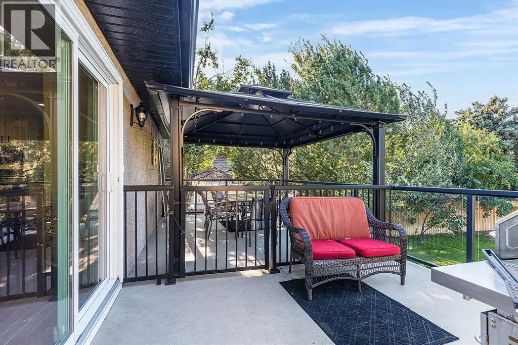 52 Ross Heights Court SE