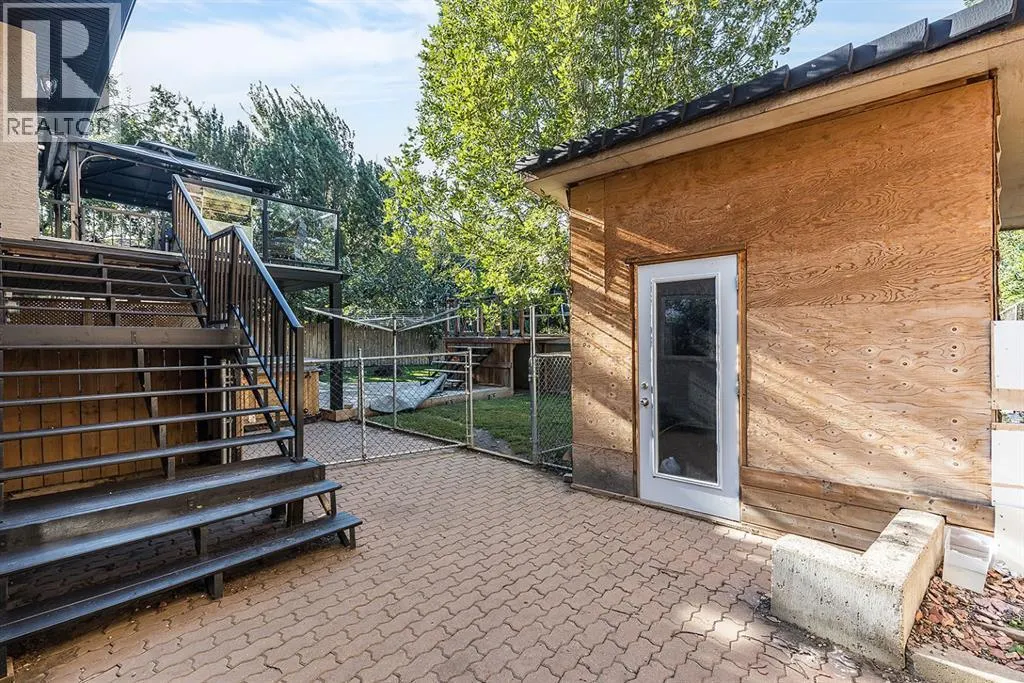 52 Ross Heights Court SE