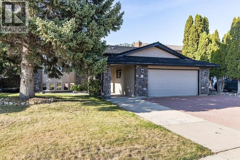 52 Ross Heights Court SE