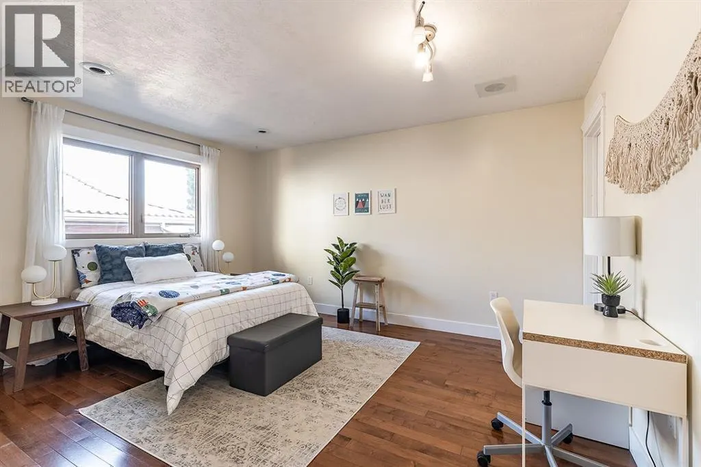 52 Ross Heights Court SE