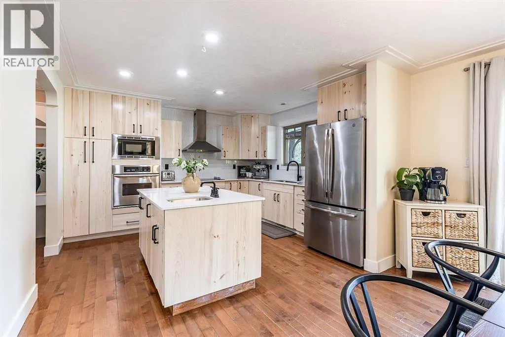52 Ross Heights Court SE