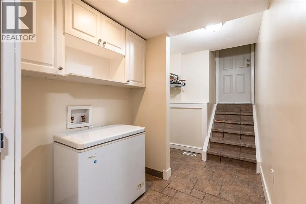 52 Ross Heights Court SE