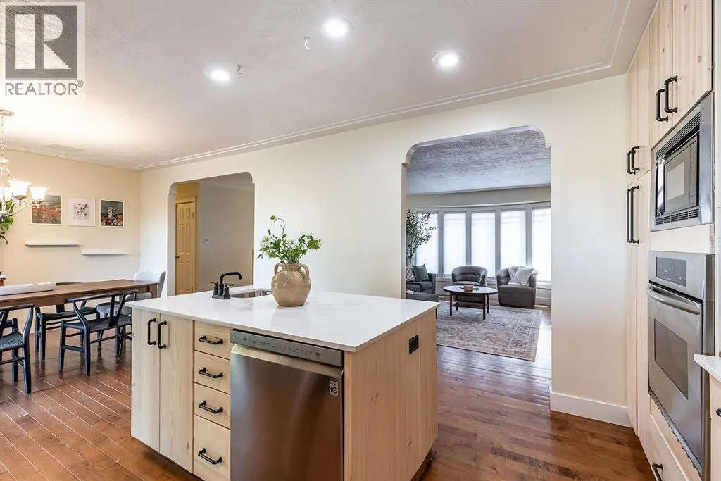 52 Ross Heights Court SE