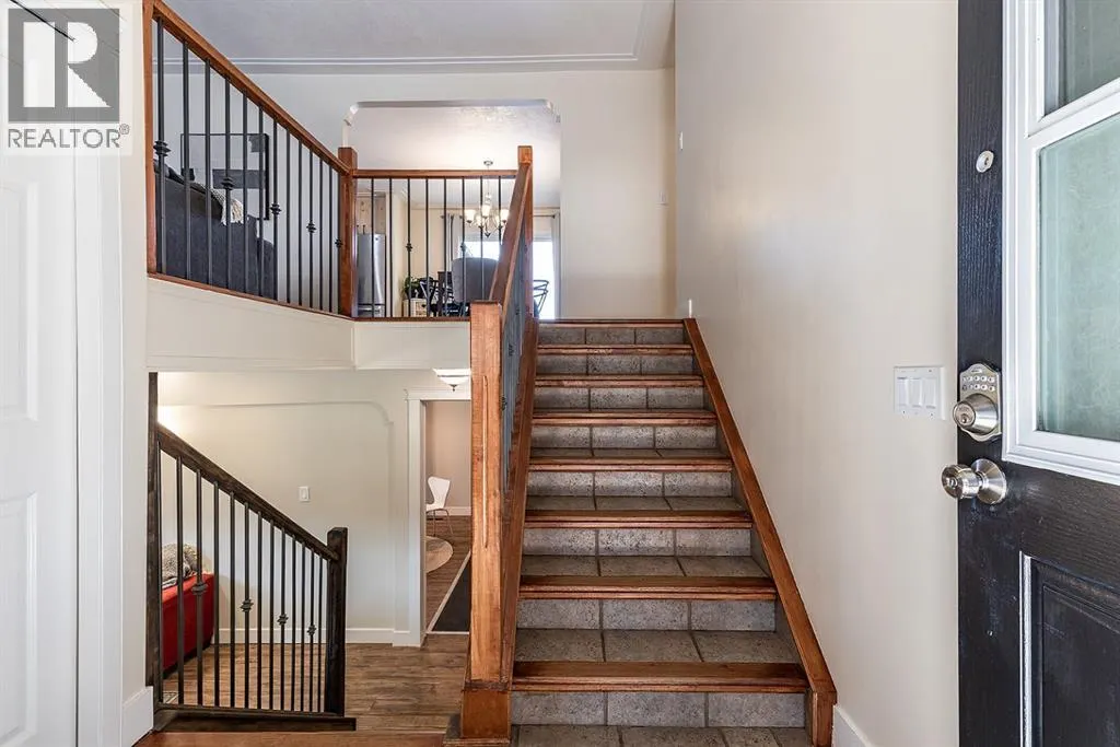 52 Ross Heights Court SE