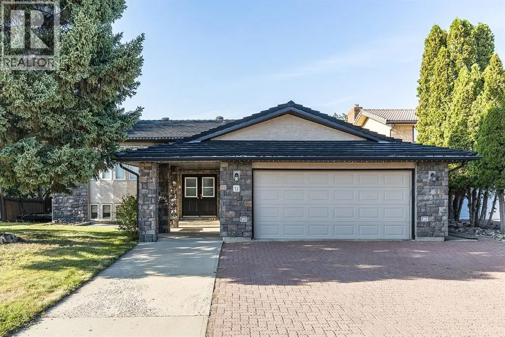 52 Ross Heights Court SE