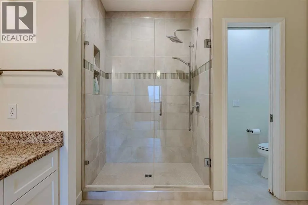 11, 99 Christie Point SW