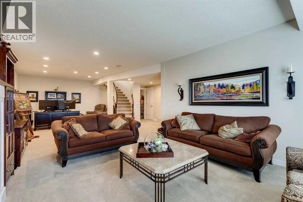 11, 99 Christie Point SW