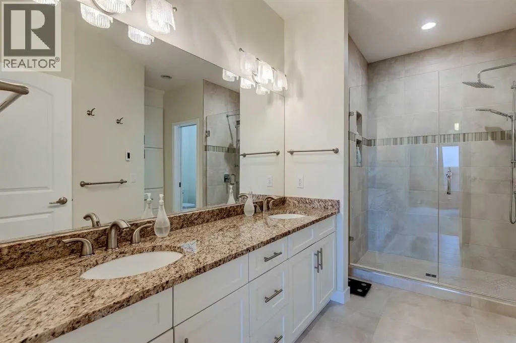 11, 99 Christie Point SW