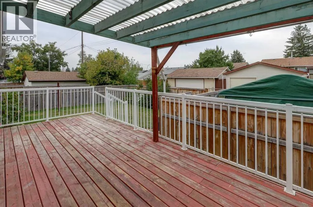 315 Manora Road NE