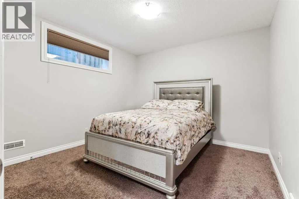 318 Mahogany Manor SE
