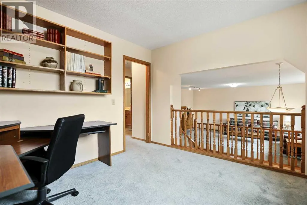 214 Fairway Drive NW