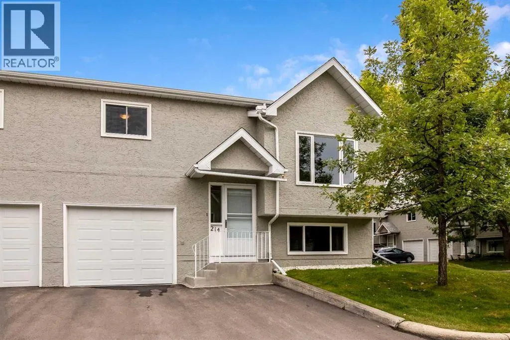 214 Fairway Drive NW