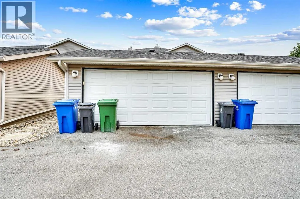 323 Sandford Place NW