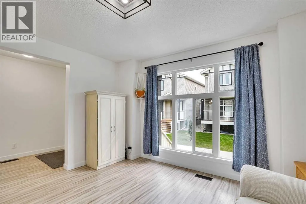 323 Sandford Place NW
