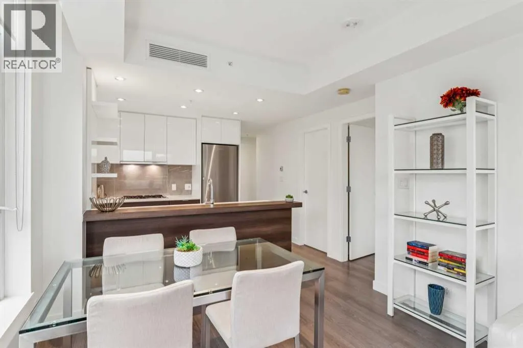 607, 118 Waterfront Court SW