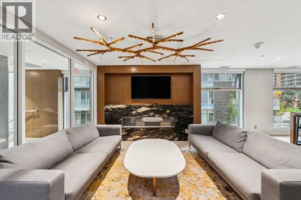 607, 118 Waterfront Court SW