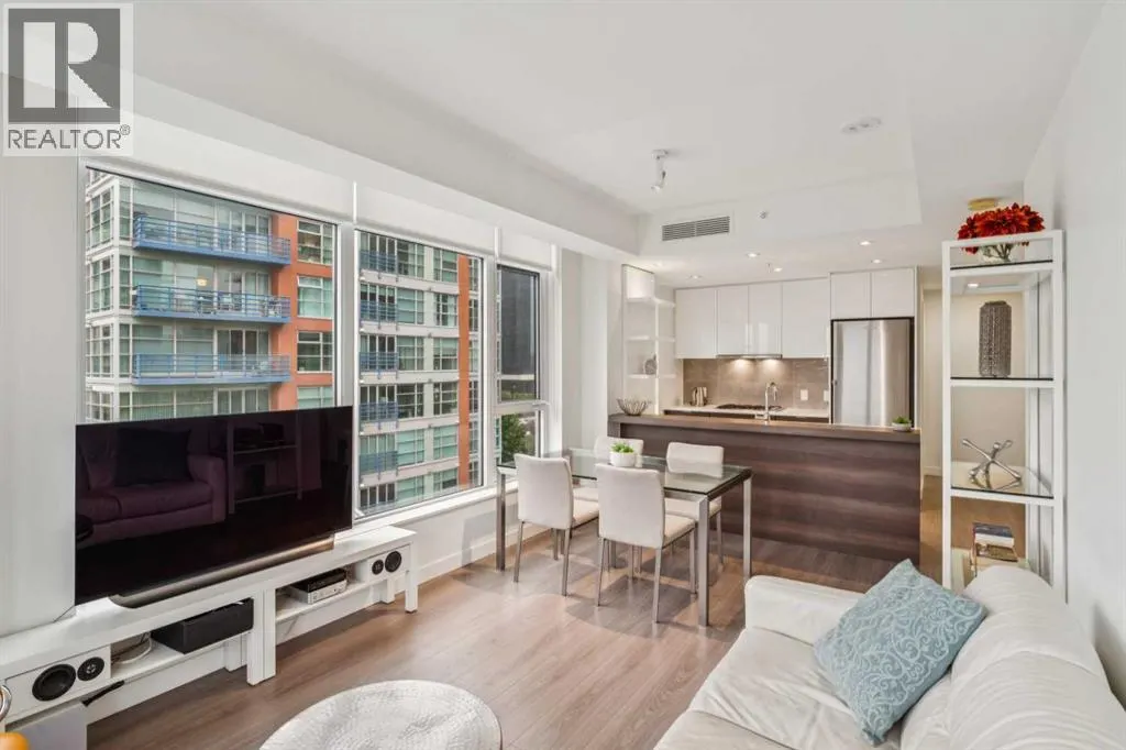 607, 118 Waterfront Court SW
