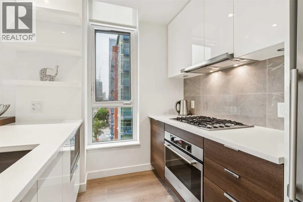 607, 118 Waterfront Court SW