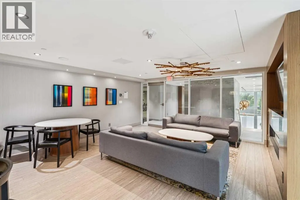 607, 118 Waterfront Court SW