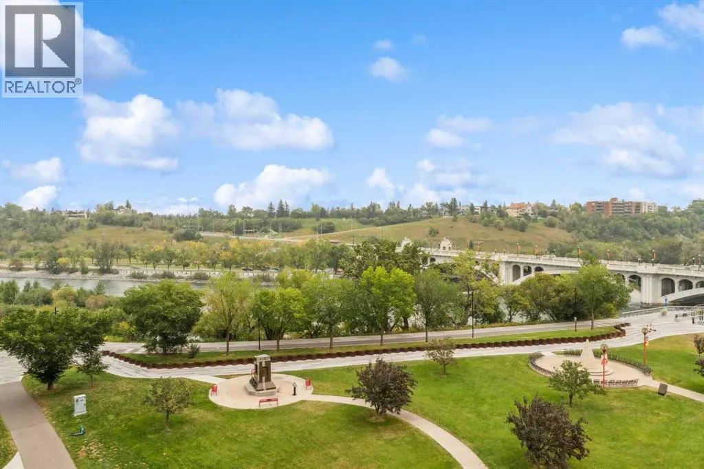 607, 118 Waterfront Court SW