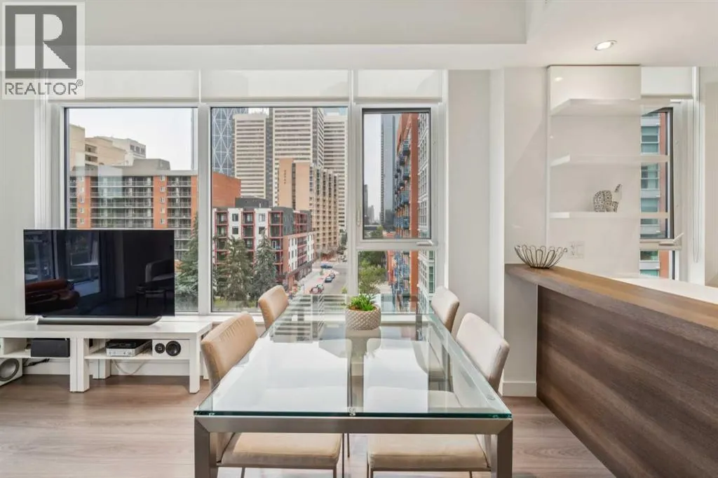 607, 118 Waterfront Court SW