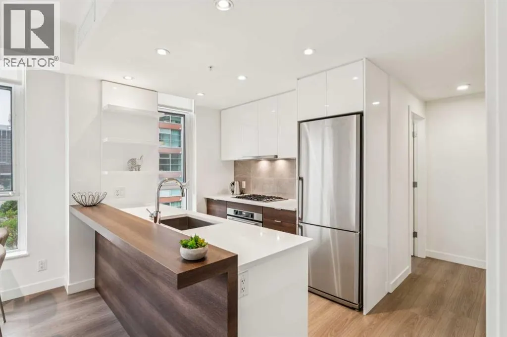 607, 118 Waterfront Court SW