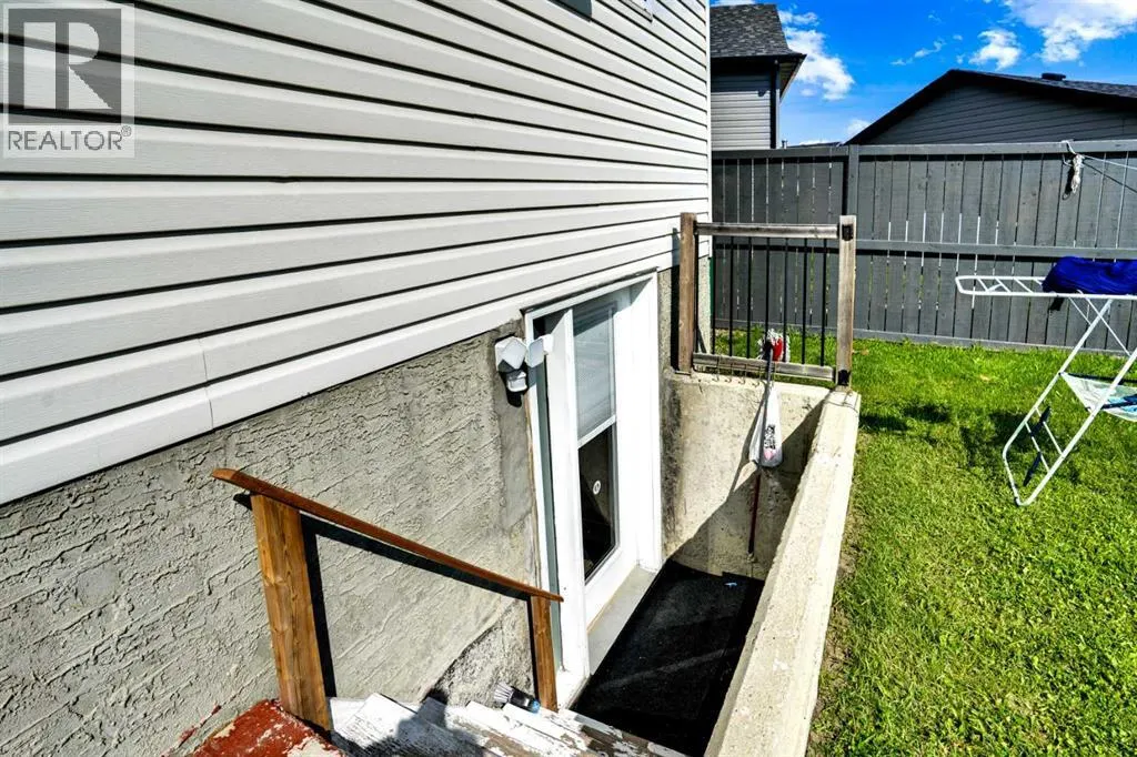 235 Saddlemead Road NE