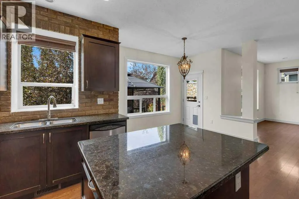 17 Luxstone Rise SW