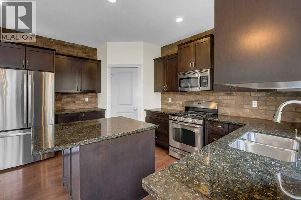 17 Luxstone Rise SW