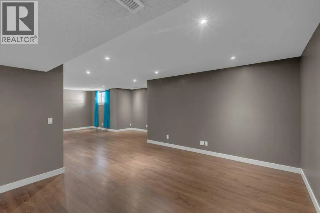 17 Luxstone Rise SW