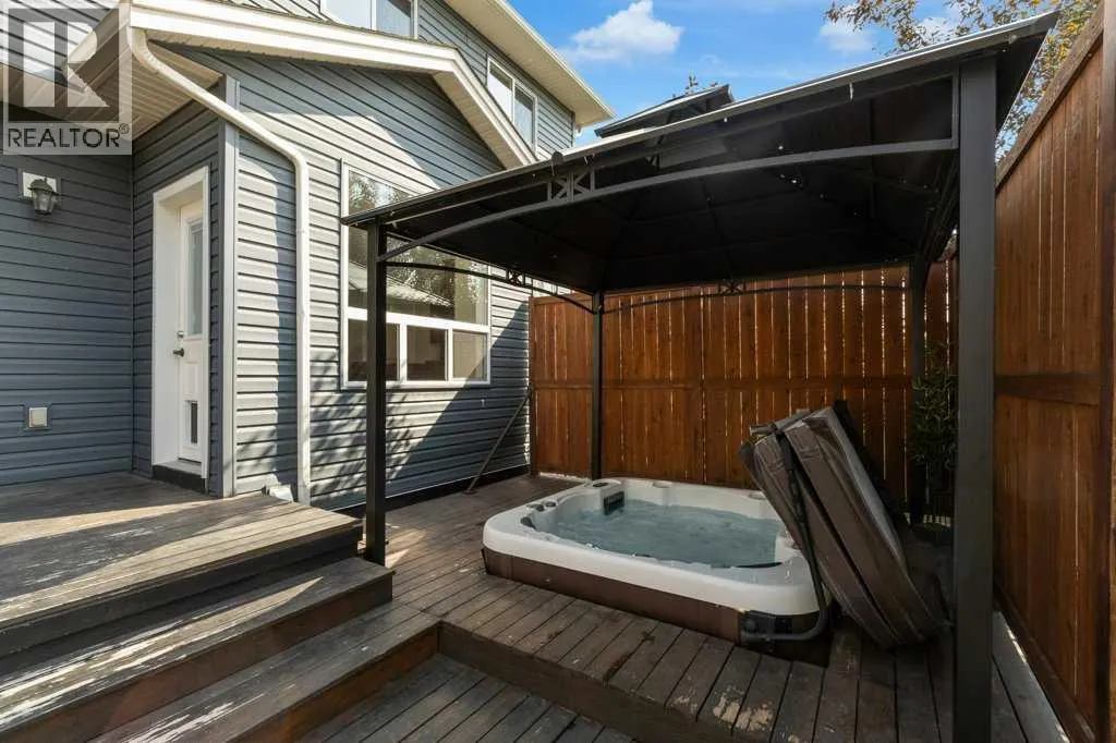 17 Luxstone Rise SW